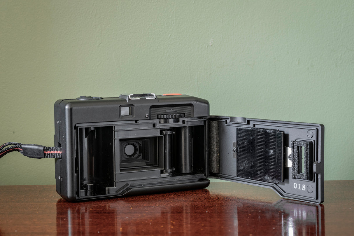 EX-DISPLAY MINT BOXED Hanimex 35HS 35mm Point and Shoot Film Camera