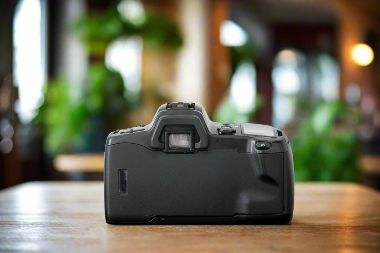 Minolta Dynax 500si + Minolta AF Zoom 35-80mm F5.6 Zoom Lens