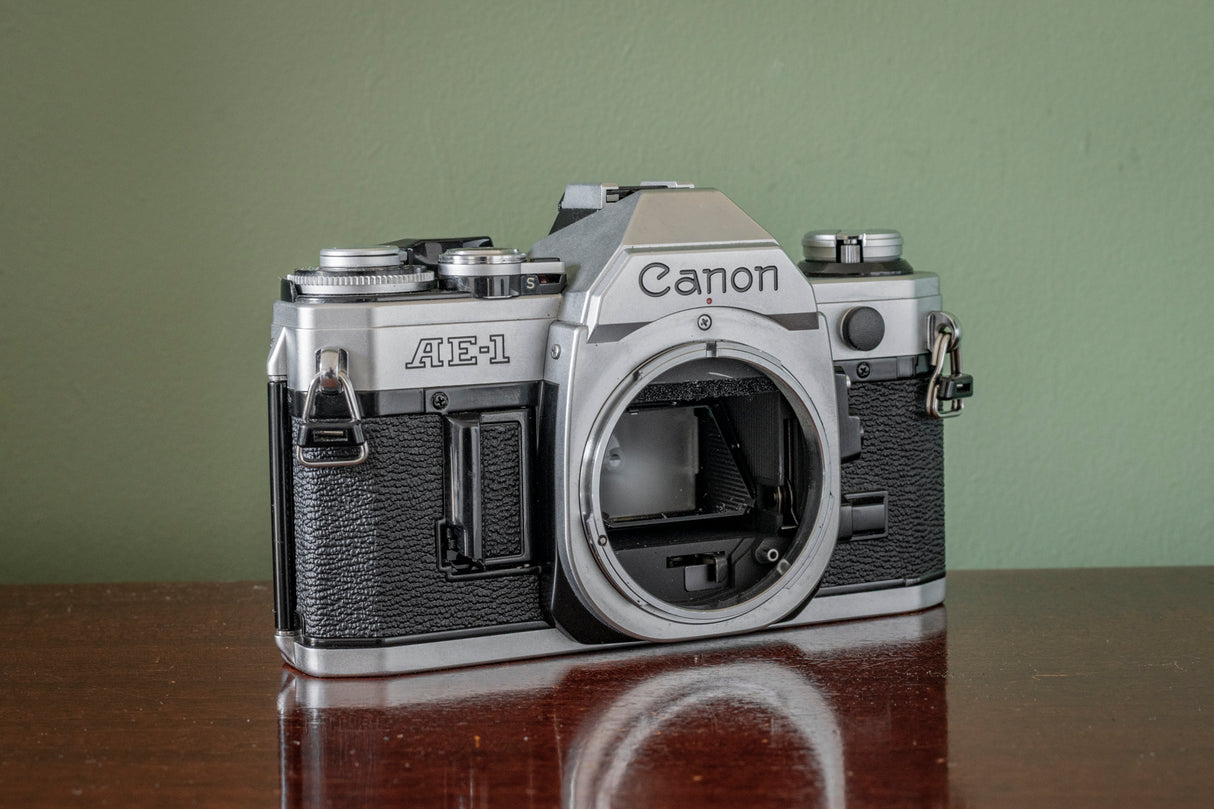 STUNNING Canon AE1 35mm SLR Film Camera + Canon 28mm F2.8 FD Lens