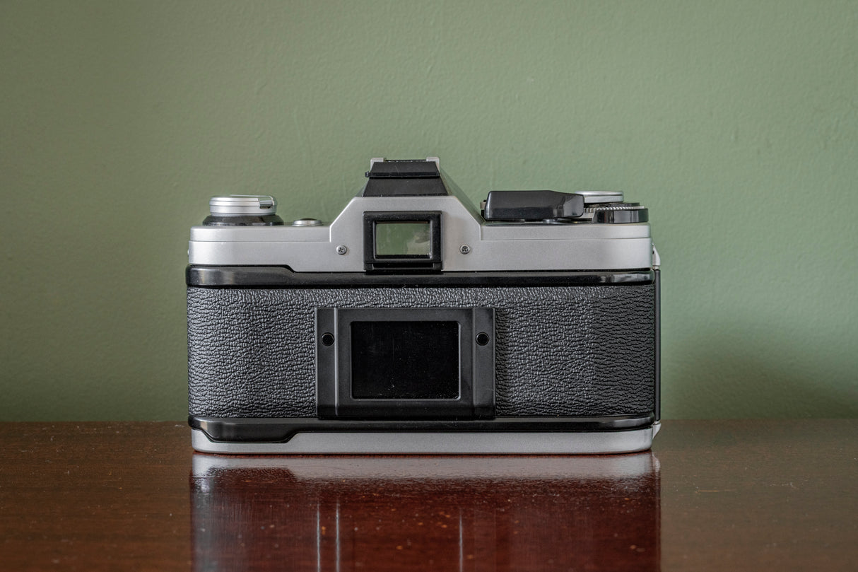 STUNNING Canon AE1 35mm SLR Film Camera + Canon 28mm F2.8 FD Lens