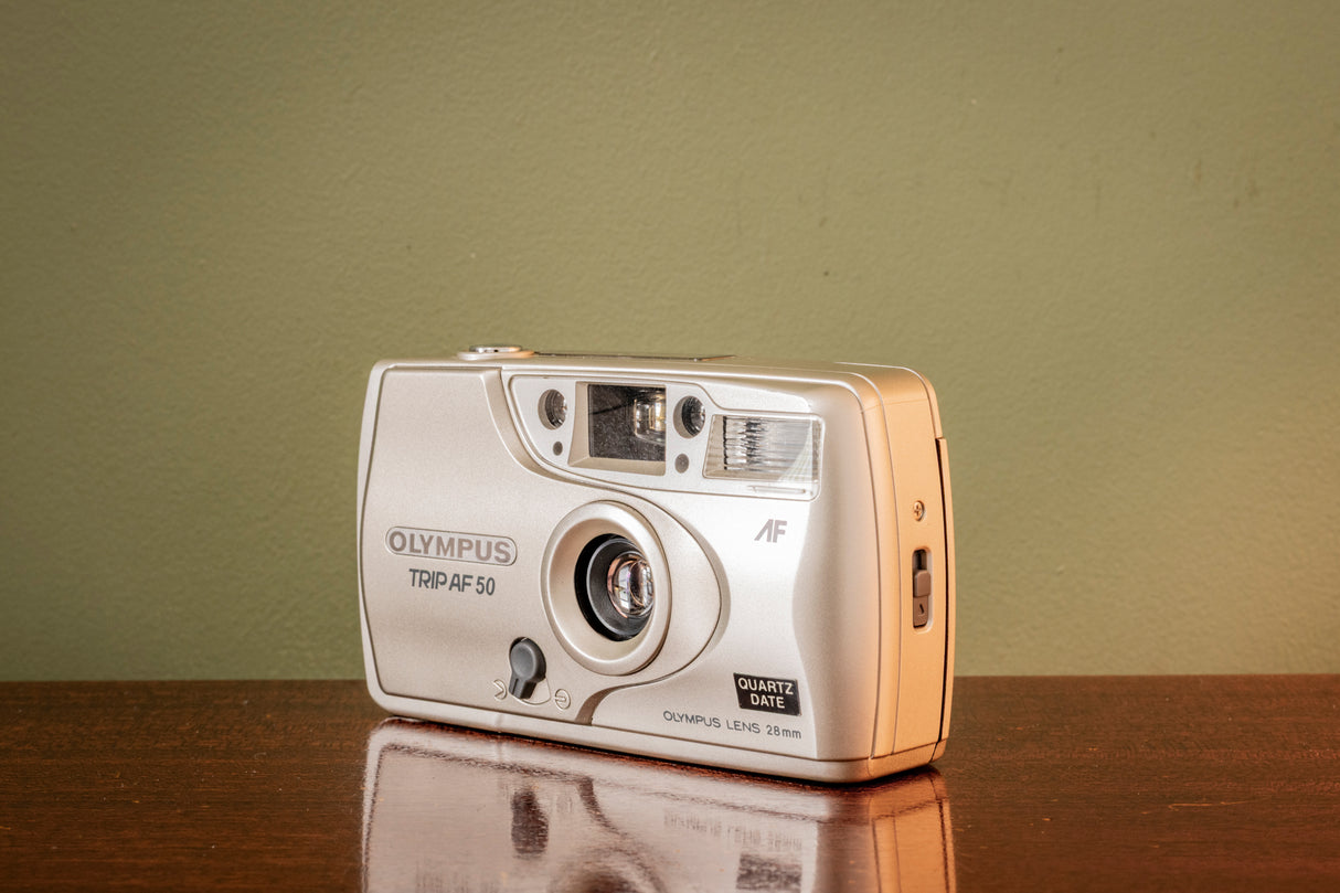 RARE Olympus Trip AF-50 QUARTZ DATE BACK 35mm Point and Shoot Film Camera