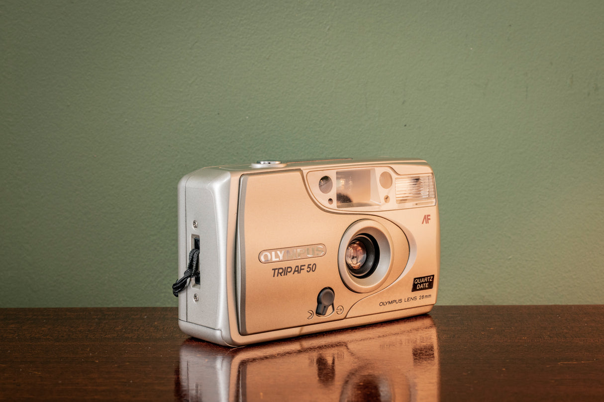 RARE Olympus Trip AF-50 QUARTZ DATE BACK 35mm Point and Shoot Film Camera