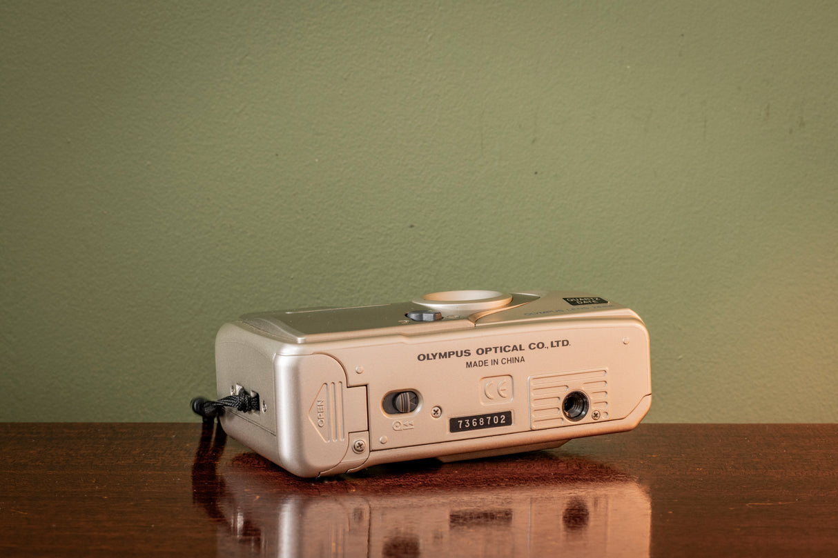 RARE Olympus Trip AF-50 QUARTZ DATE BACK 35mm Point and Shoot Film Camera