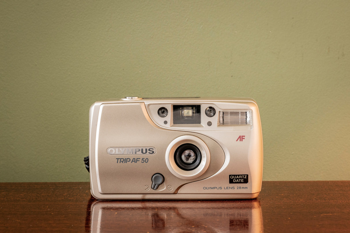 RARE Olympus Trip AF-50 QUARTZ DATE BACK 35mm Point and Shoot Film Camera