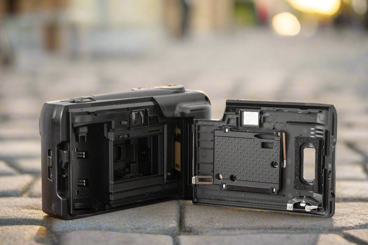 MINT Olympus Trip AF-30 35mm Point and Shoot Film Camera