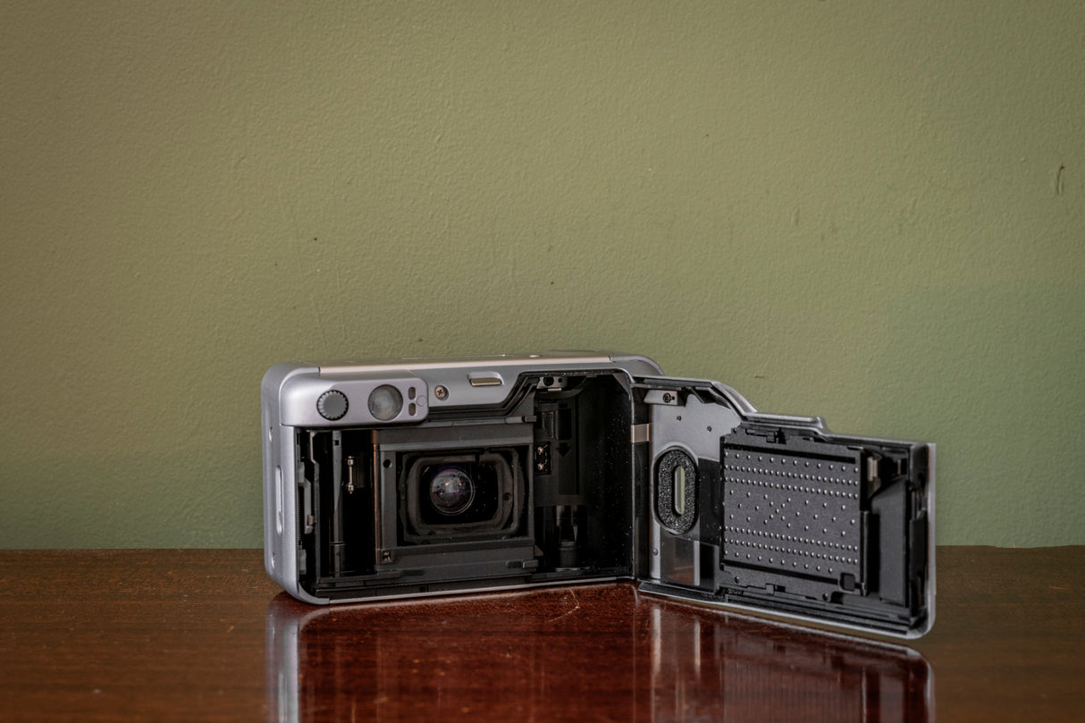 Boxed Canon Sureshot 130u 35mm Point and Shoot Film Camera