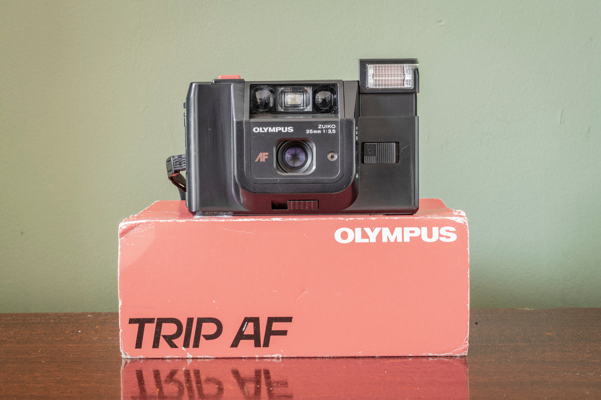 BOXED RARE Olympus Trip AF 35mm Point and Shoot Film Camera