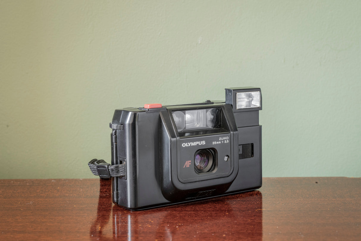 BOXED RARE Olympus Trip AF 35mm Point and Shoot Film Camera