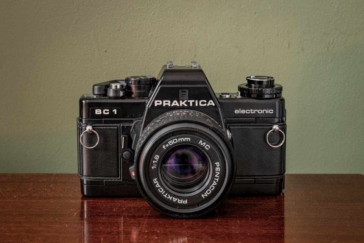* RARE * Praktica BC1 35mm Film Camera Kit with Pentacon 50mm F1.8, 28mm F2.8 & 135mm F2.8 Lens + Incredible old leather carry case