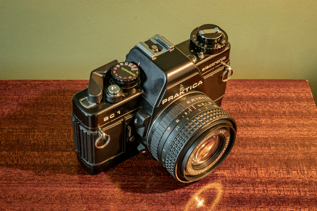 * RARE * Praktica BC1 35mm Film Camera Kit with Pentacon 50mm F1.8, 28mm F2.8 & 135mm F2.8 Lens + Incredible old leather carry case