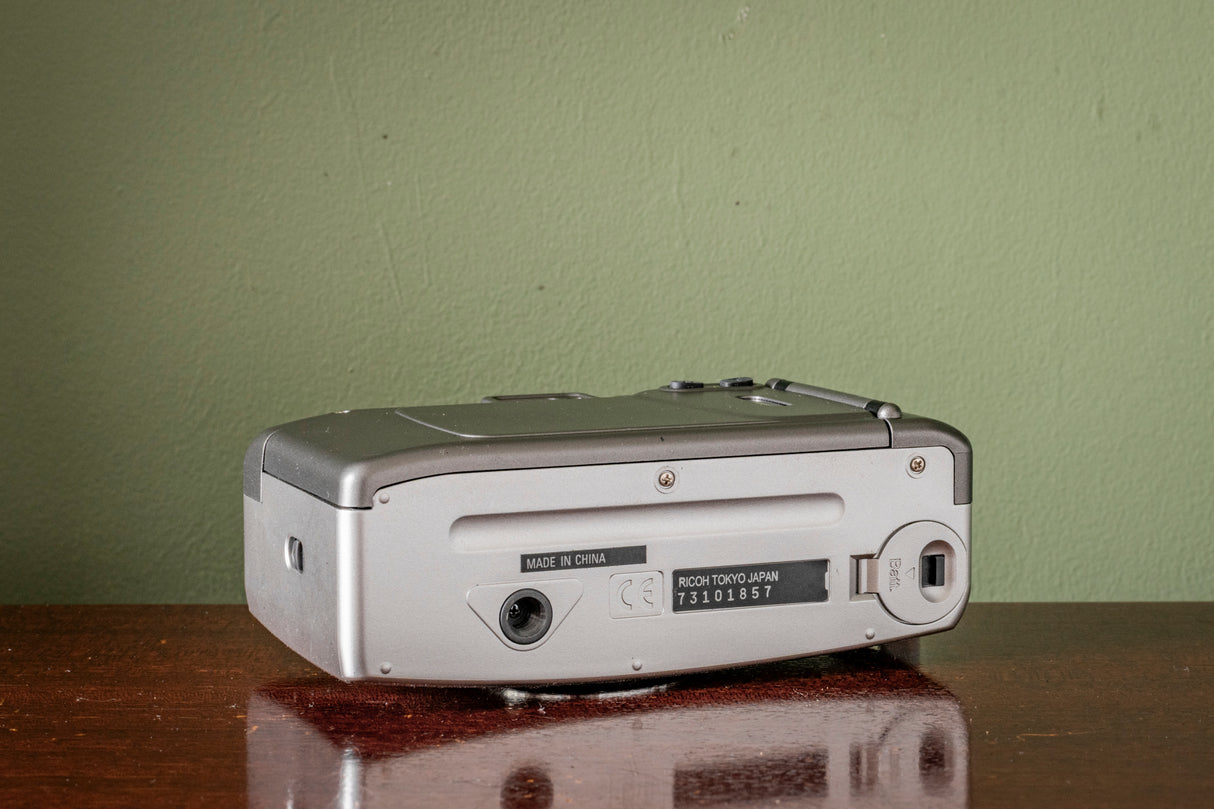 Ricoh FZ-835 35mm Point and Shoot Film Camera