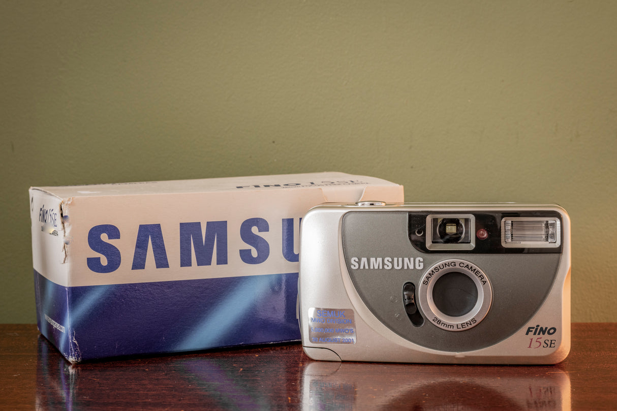 BRAND NEW BOXED Samsung Fino 15SE 35mm Point and Shoot Film Camera
