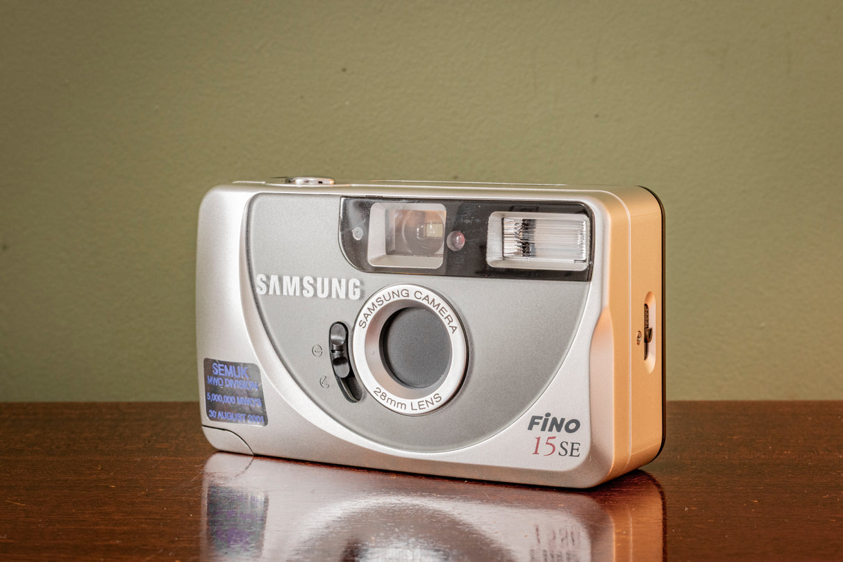 BRAND NEW BOXED Samsung Fino 15SE 35mm Point and Shoot Film Camera