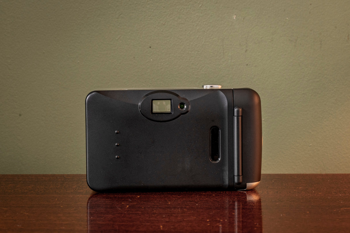 BRAND NEW BOXED Samsung Fino 15SE 35mm Point and Shoot Film Camera