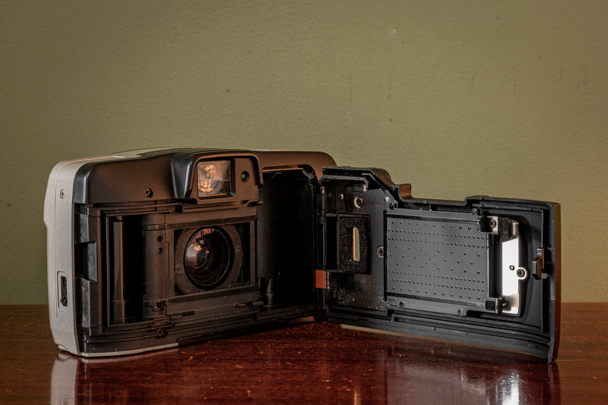 * Special Buy * Ex-Display JAPANESE EDITION Canon JUNO Autoboy ( Sureshot 60 ) Zoom 35mm Point and Shoot Film Camera