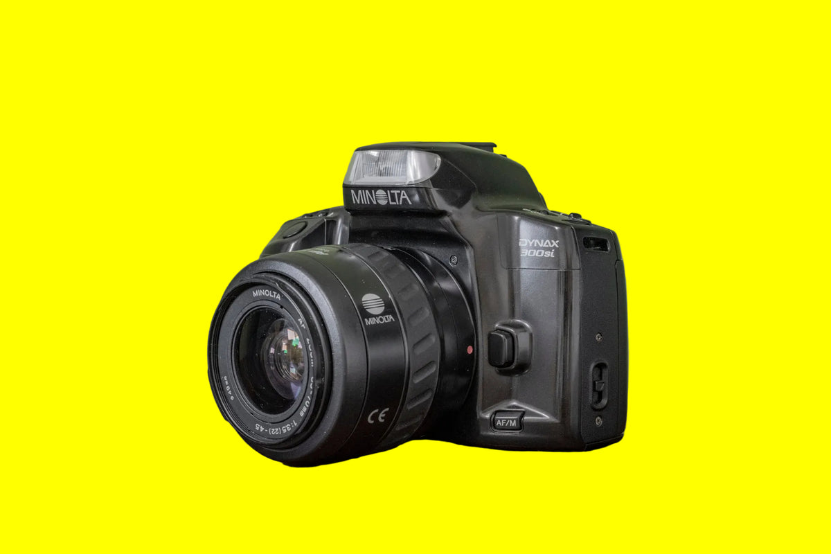 Minolta Dynax 300si with Minolta 35-70mm F4.5 Zoom Lens
