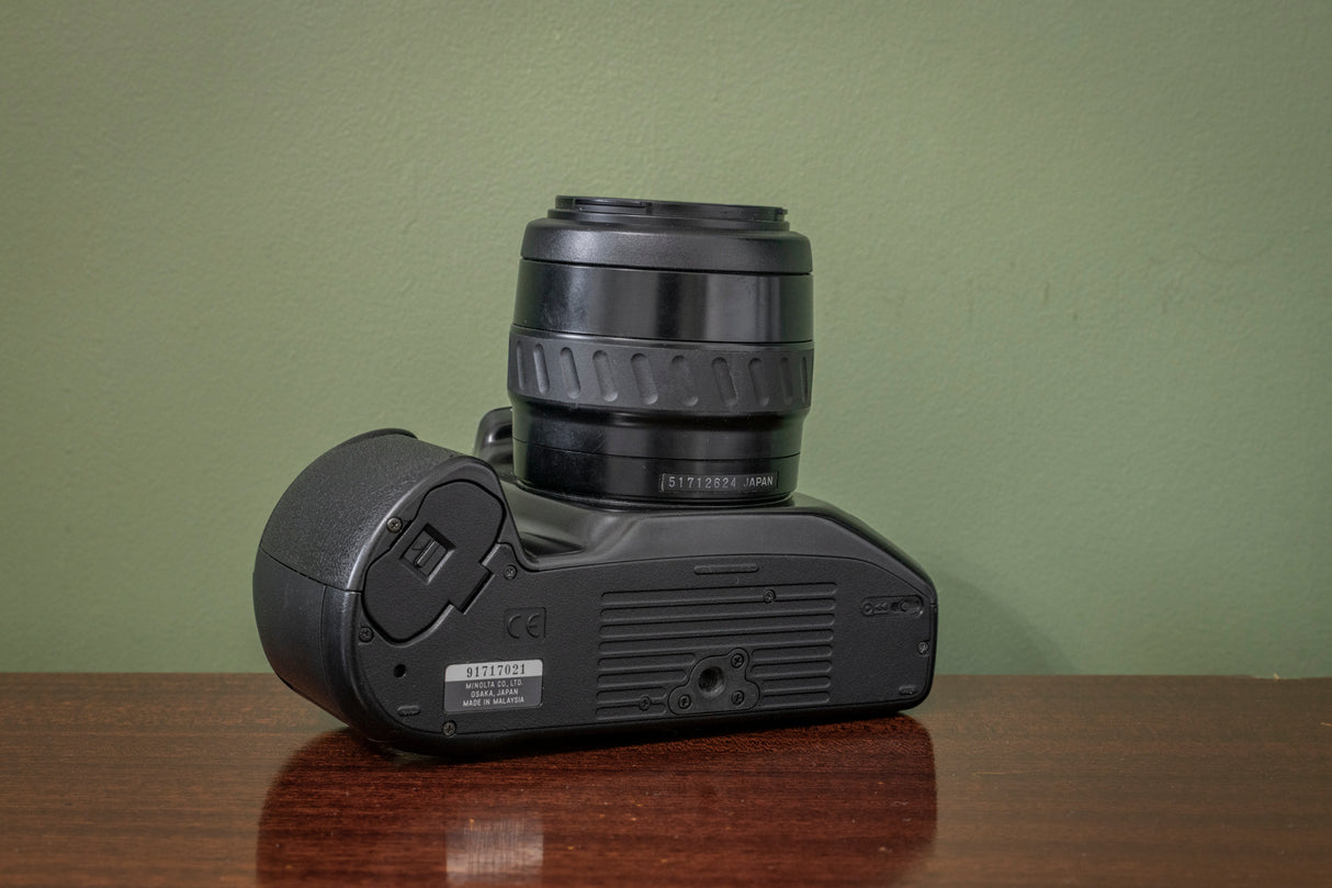 Minolta Dynax 300si with Minolta 35-70mm F4.5 Zoom Lens