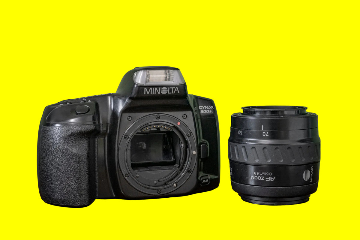 Minolta Dynax 300si with Minolta 35-70mm F4.5 Zoom Lens