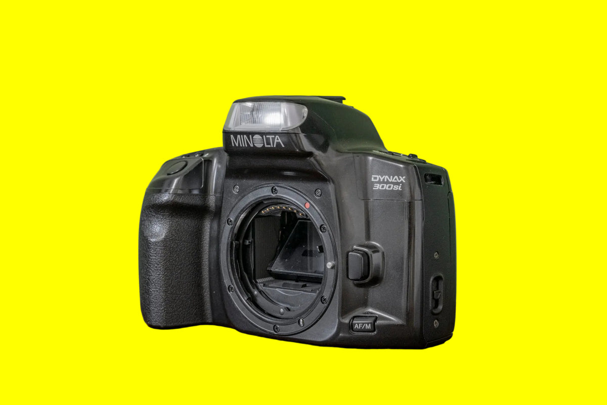 Minolta Dynax 300si with Minolta 35-70mm F4.5 Zoom Lens