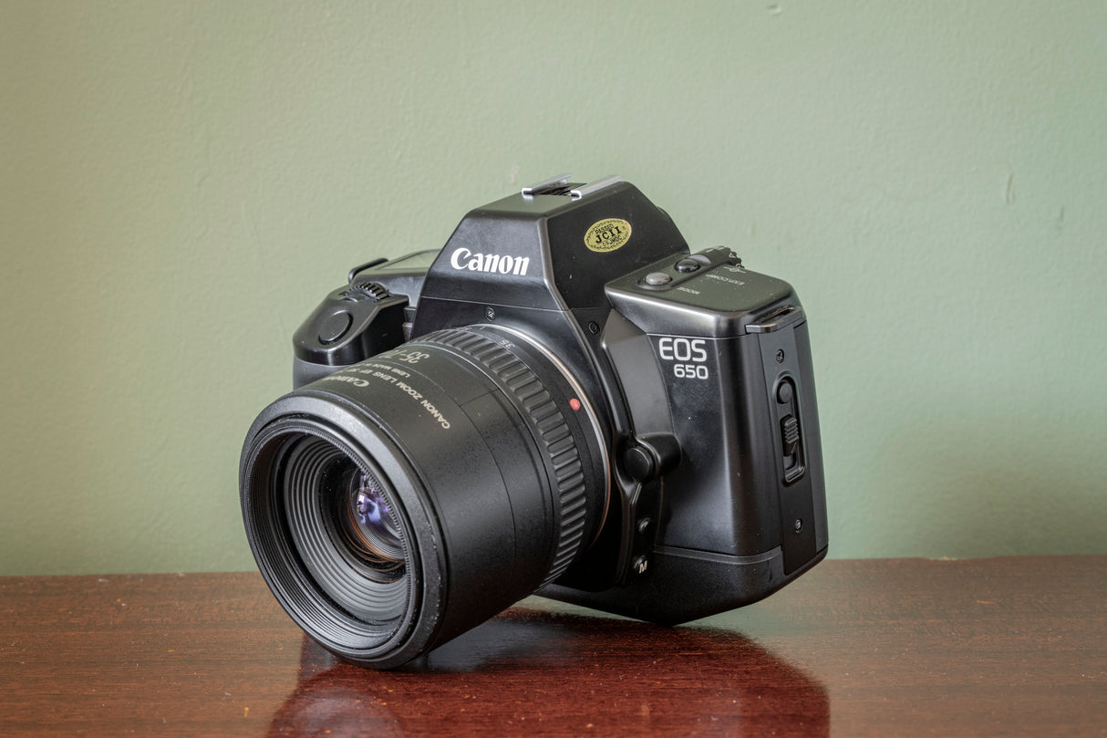 Stunning Canon EOS 650 SLR Film Camera with 25-70mm F3.5-4.5 Lens