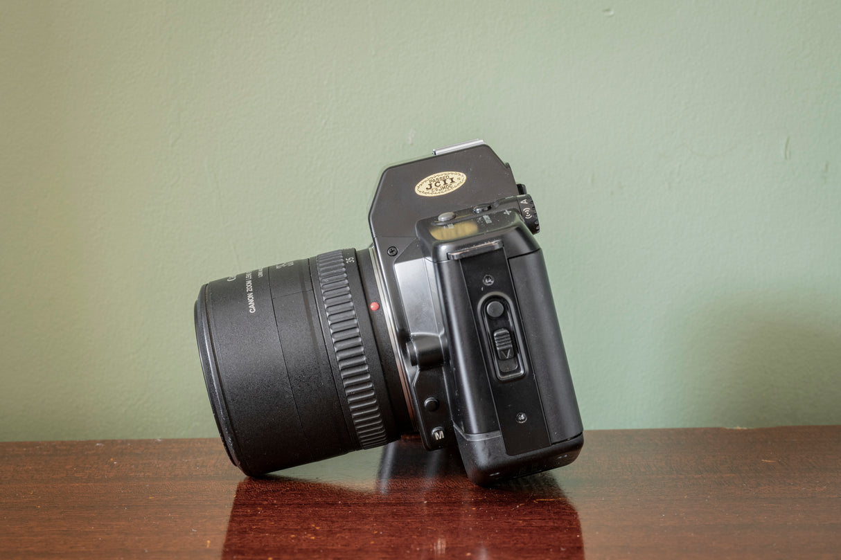 Stunning Canon EOS 650 SLR Film Camera with 25-70mm F3.5-4.5 Lens