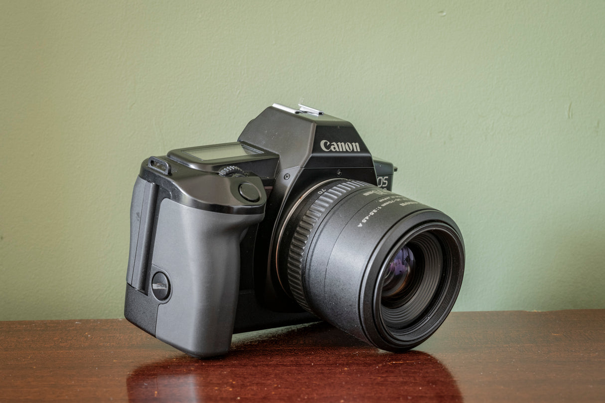 Stunning Canon EOS 650 SLR Film Camera with 25-70mm F3.5-4.5 Lens