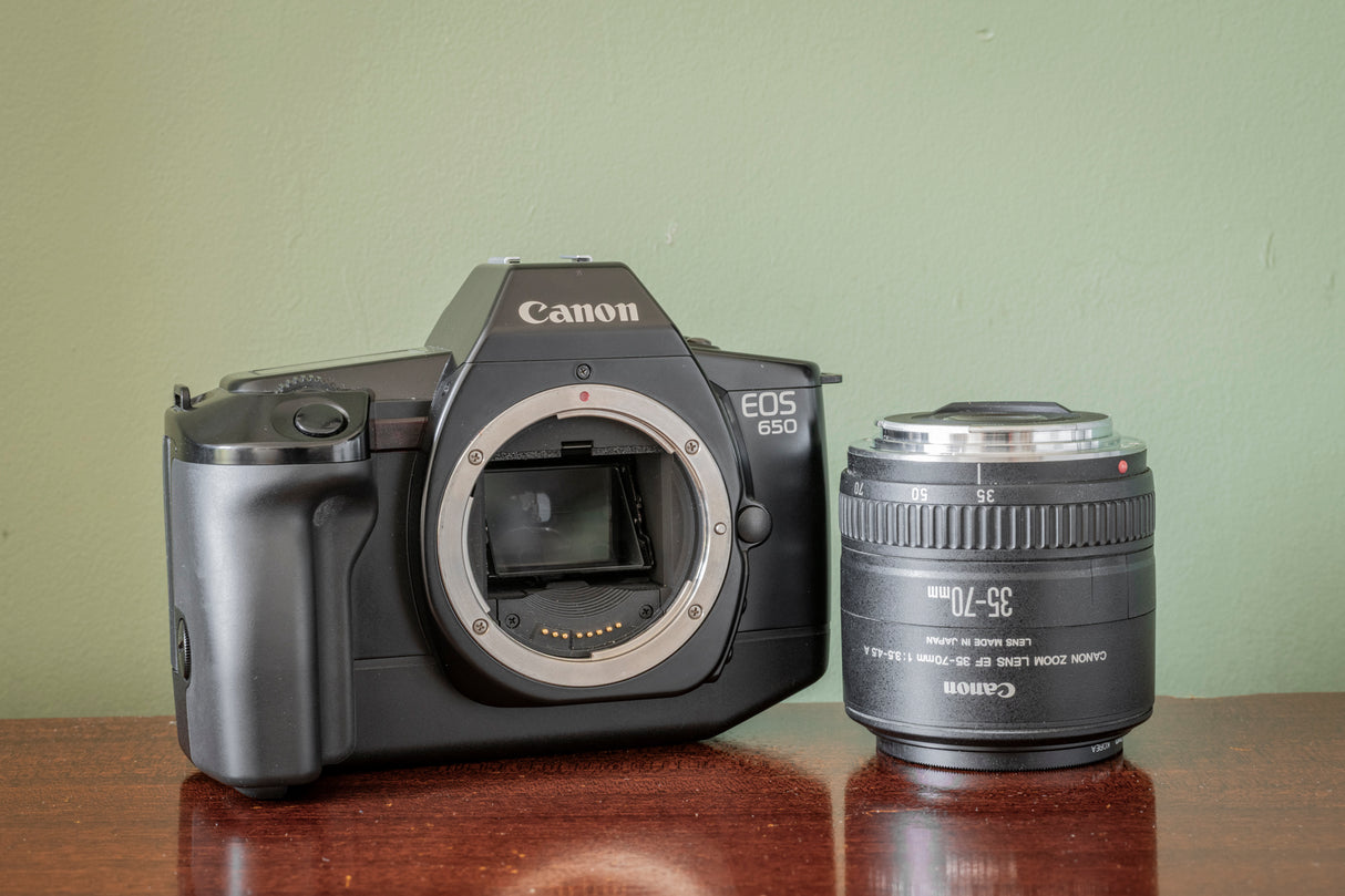 Stunning Canon EOS 650 SLR Film Camera with 25-70mm F3.5-4.5 Lens