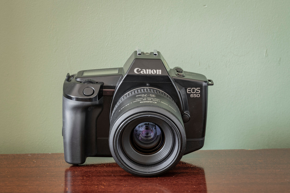 Stunning Canon EOS 650 SLR Film Camera with 25-70mm F3.5-4.5 Lens