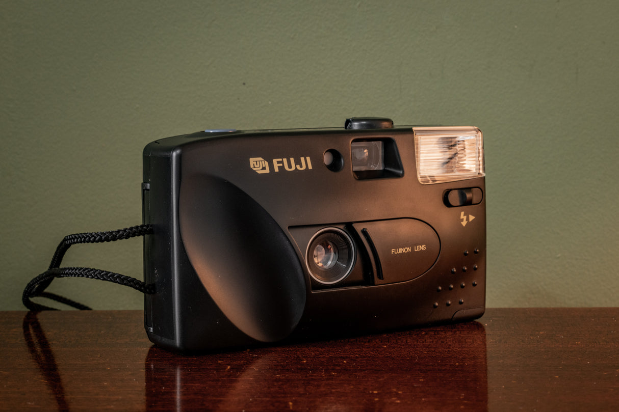 BOXED Fuji DL-8 35mm Point and Shoot Film Camera
