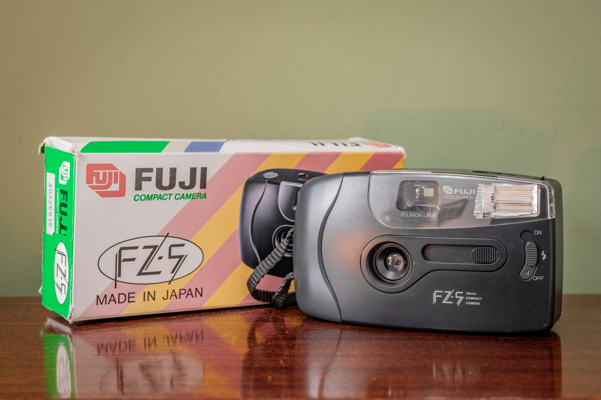 RARE BOXED Fuji FZ-5 35mm Point and Shoot Film Camera – F16 Film