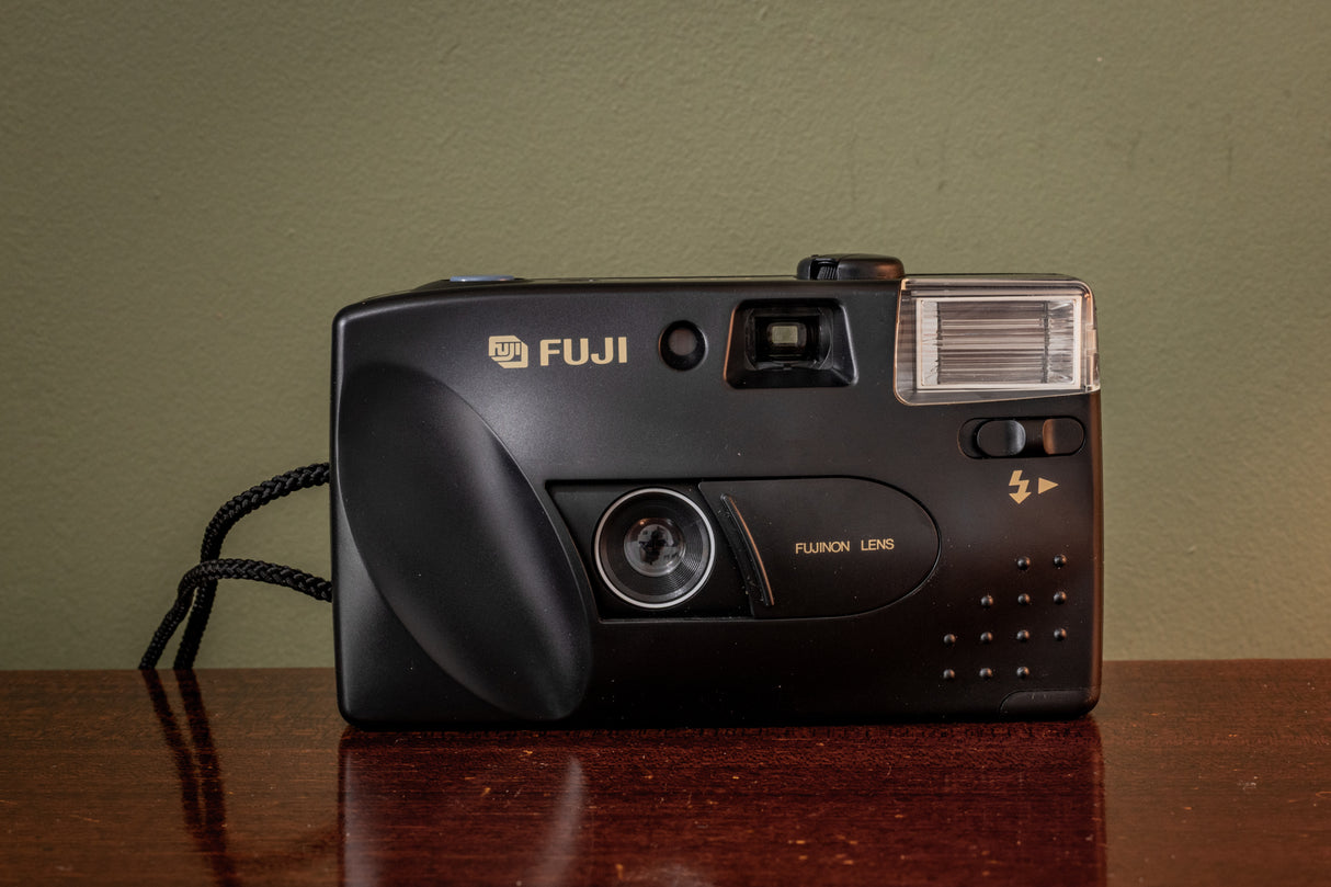 BOXED Fuji DL-8 35mm Point and Shoot Film Camera