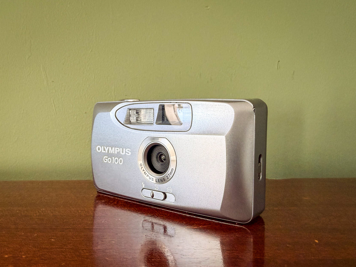 1990's Olympus Trip 100R 35mm Point and Shoot Film Camera - Silver