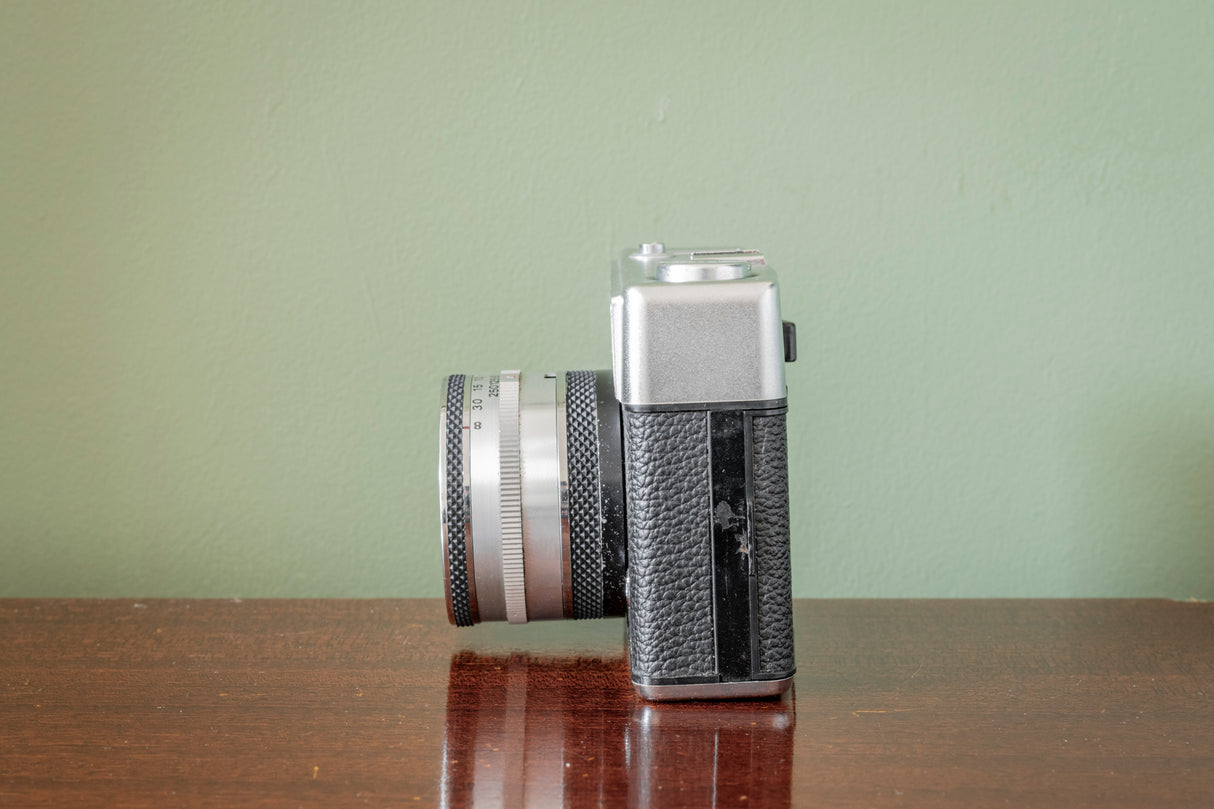 Halina 3000 35mm Point and Shoot Camera