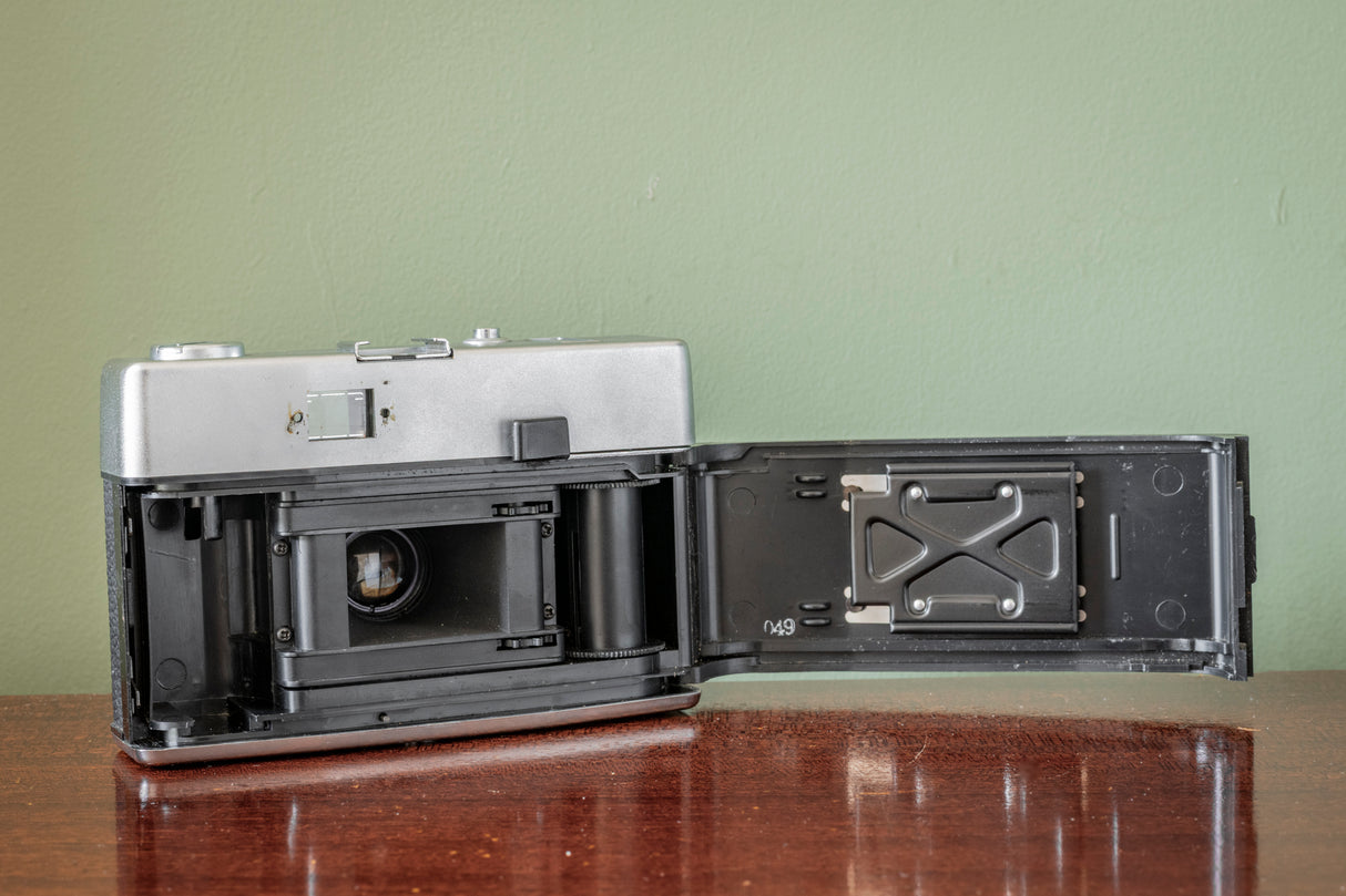 Halina 3000 35mm Point and Shoot Camera