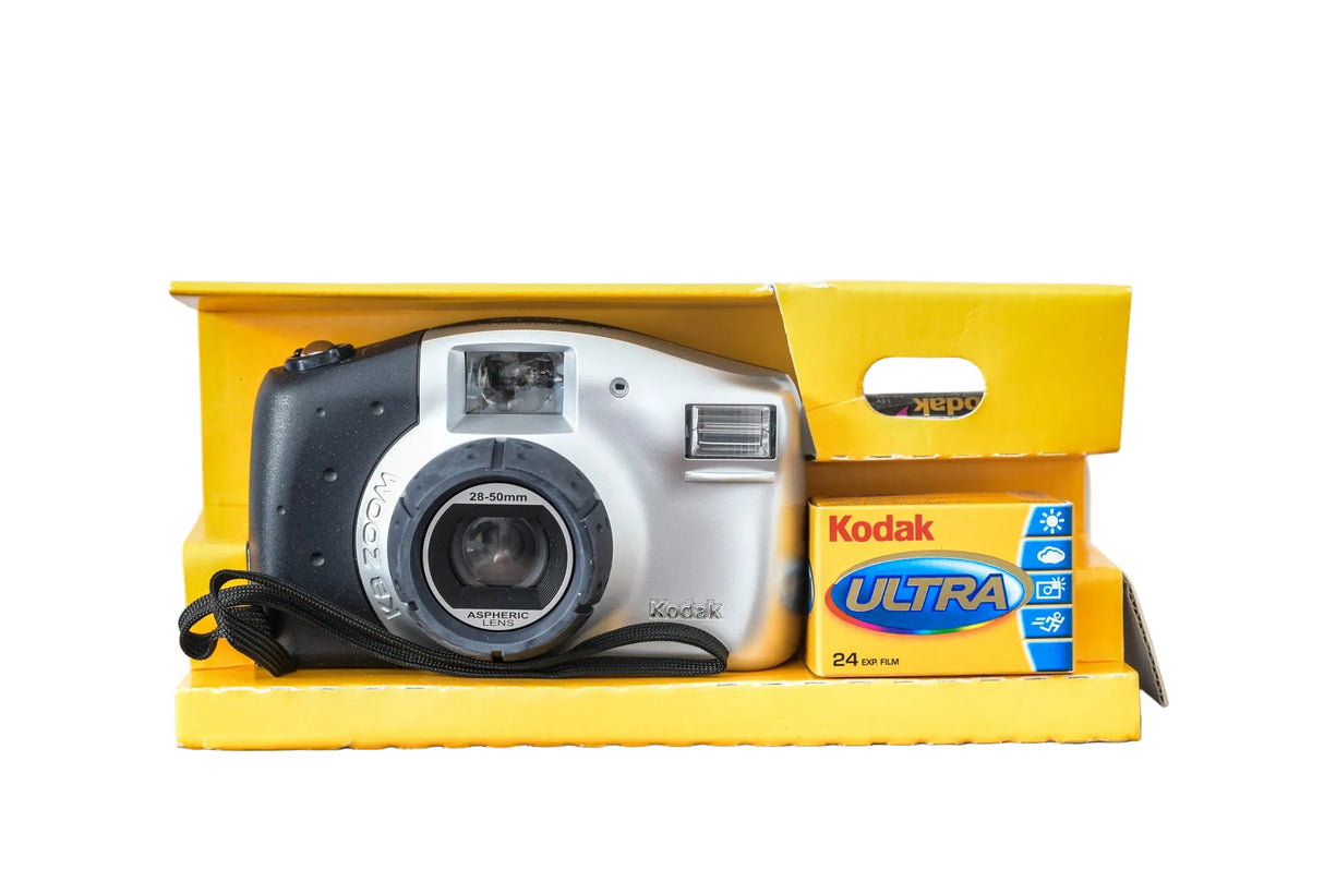 BRAND NEW VINTAGE Kodak KB Zoom 35mm Point & Shoot Film Camera Kit