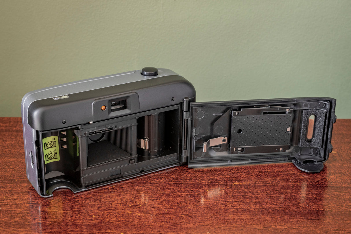 ( EX Display ) Like New Boxed Olympus Trip MD3 35mm Point and Shoot Film Camera - Silver