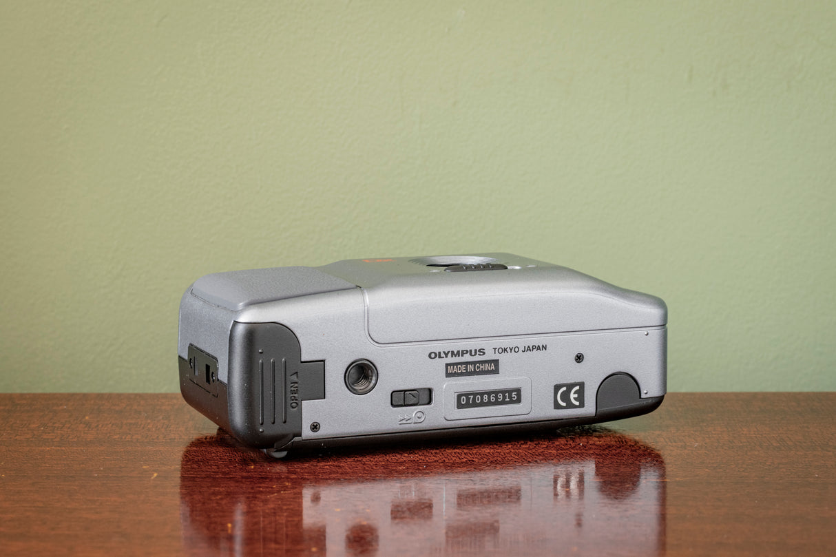 ( EX Display ) Like New Boxed Olympus Trip MD3 35mm Point and Shoot Film Camera - Silver