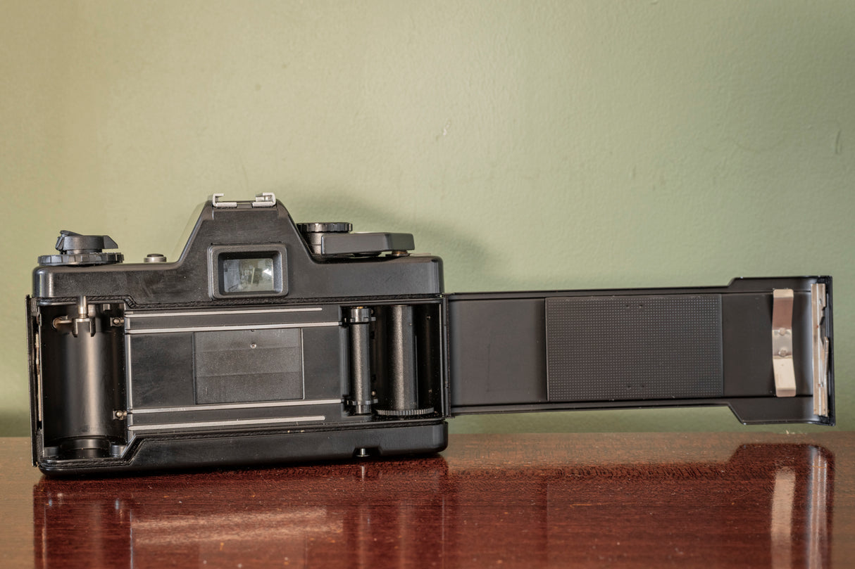 STUNNING Praktica BMS 35mm Film Camera + Pentacon 50mm F1.8 Lens