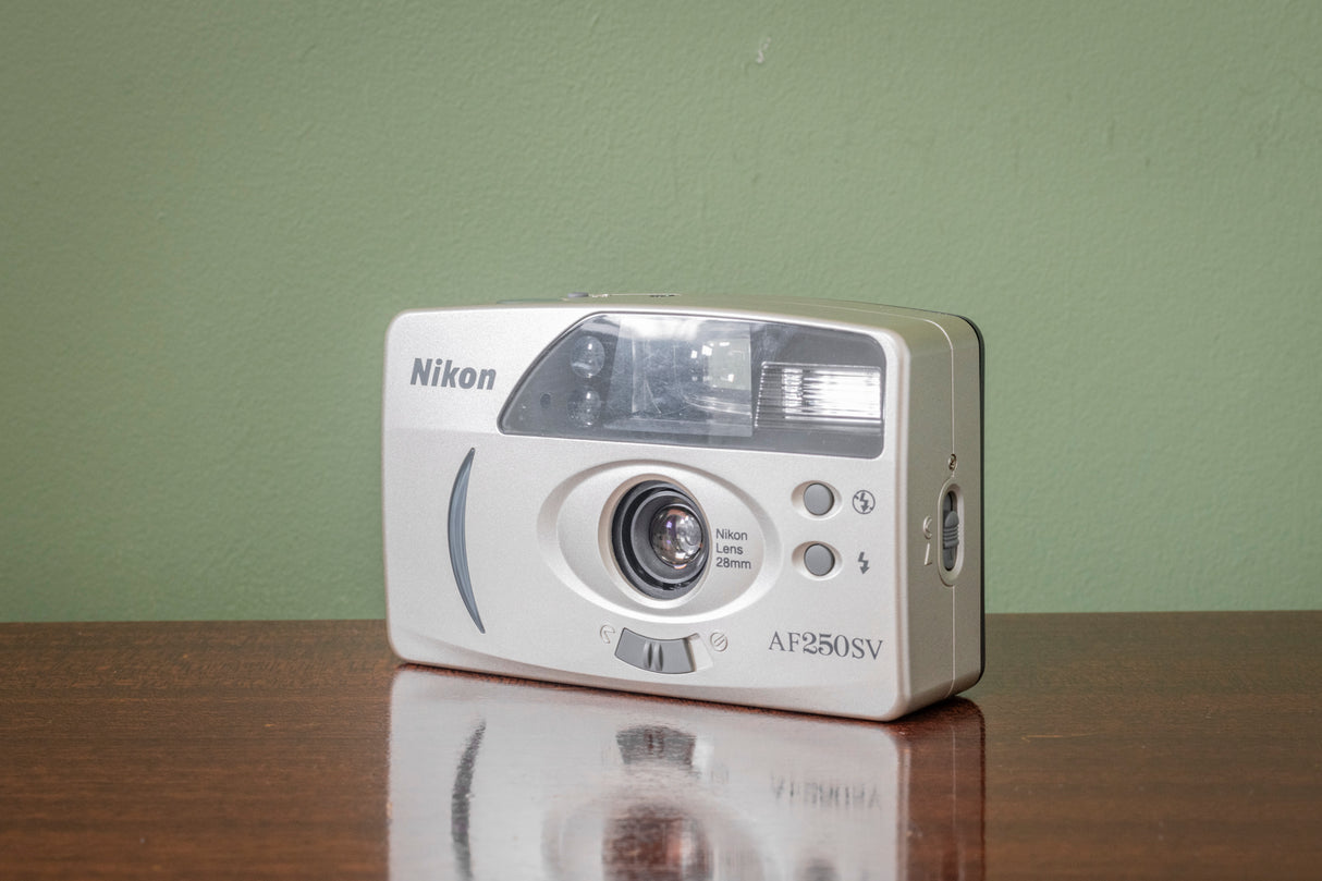 RARE BRAND NEW ( BOXED ) Nikon AF250SV 35mm Point & Shoot Film Camera - GOLD