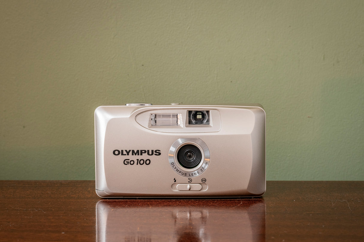 MINT ( LIKE NEW ) BOXED Olympus Trip GO 100 35mm Point and Shoot Film Camera