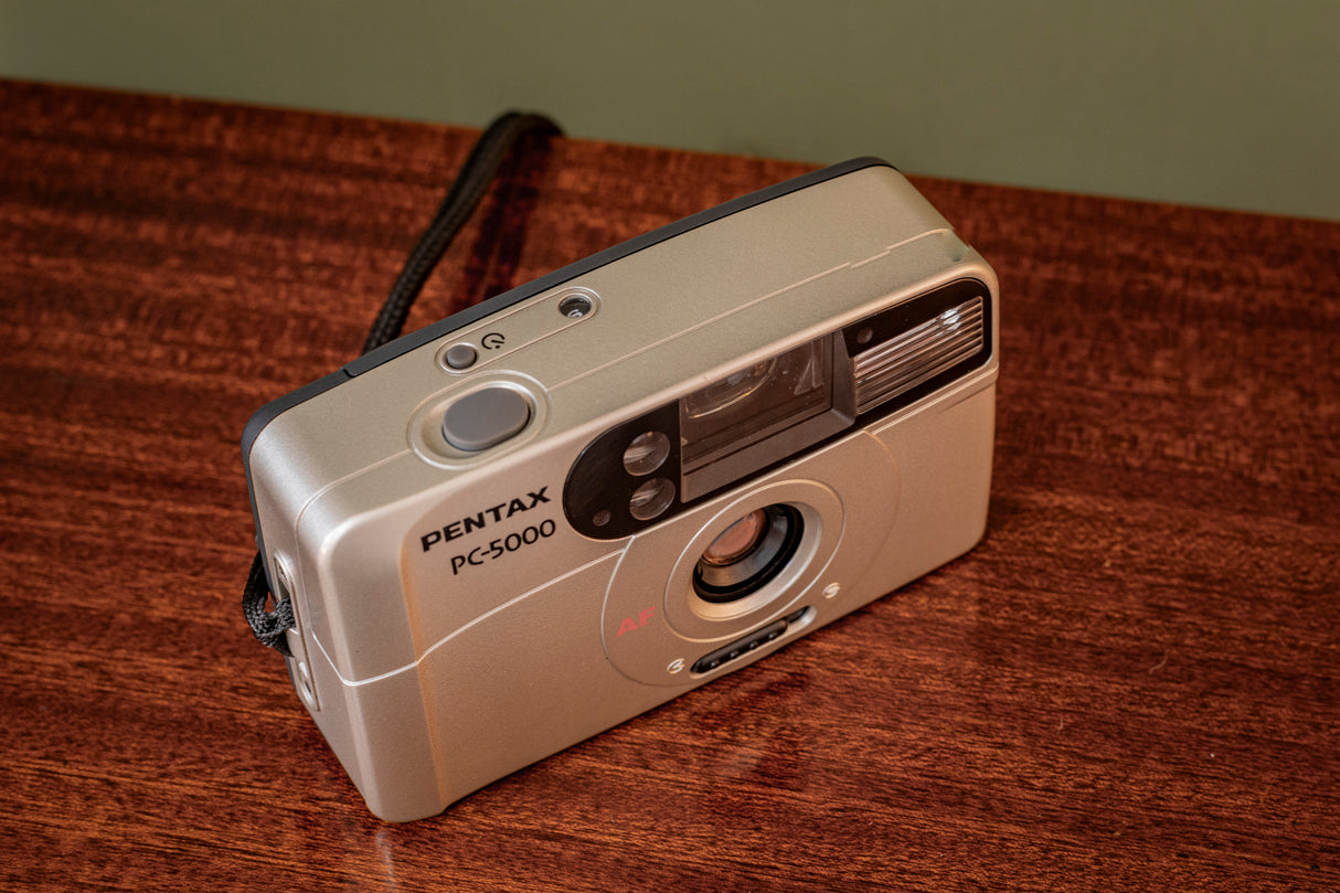 Boxed ( Near New ) Pentax PC-500 35mm Point & Shoot Film Camera