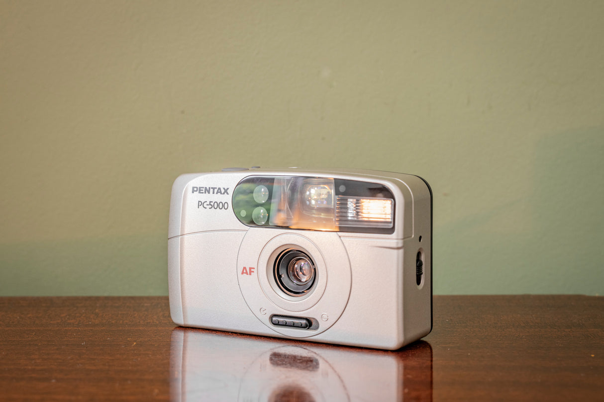 Boxed ( Near New ) Pentax PC-500 35mm Point & Shoot Film Camera