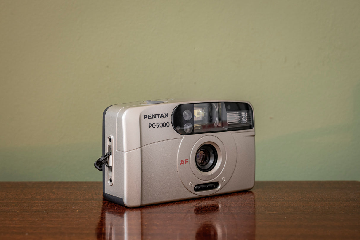 Boxed ( Near New ) Pentax PC-500 35mm Point & Shoot Film Camera