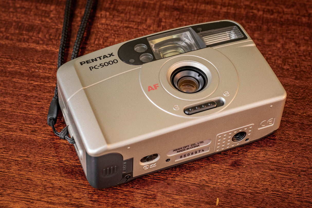 Boxed ( Near New ) Pentax PC-500 35mm Point & Shoot Film Camera