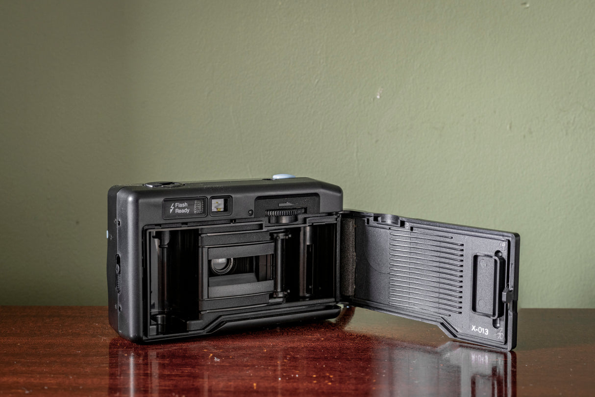 BOXED Halina Panoramic F 35mm Point and Shoot Film Camera