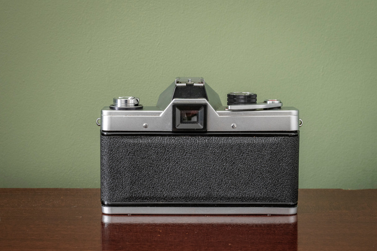 Gorgeous 1975 Praktica Super TL2 35mm Film Camera Kit with Pentacon 50mm F1.8 Lens