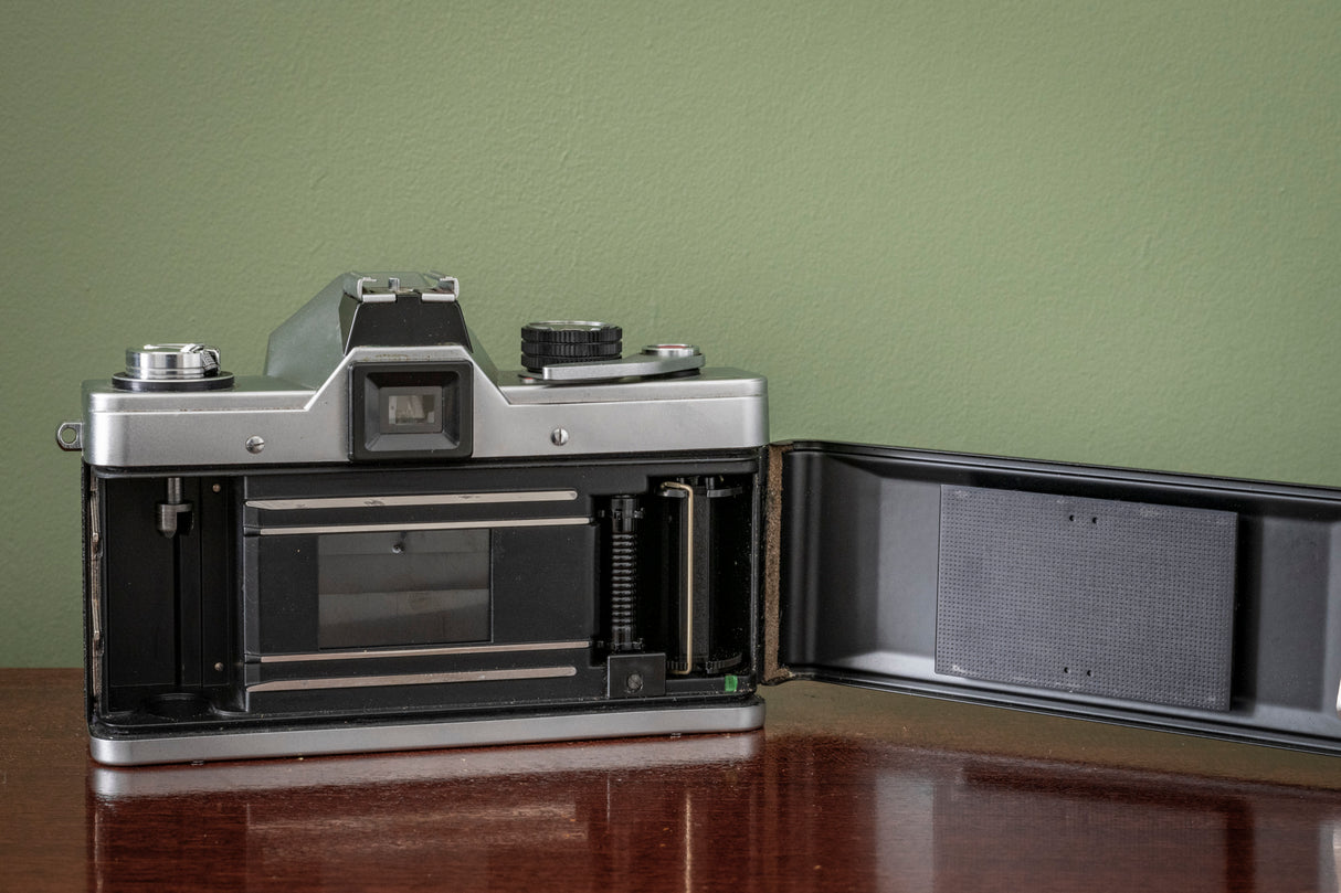 Gorgeous 1975 Praktica Super TL2 35mm Film Camera Kit with Pentacon 50mm F1.8 Lens