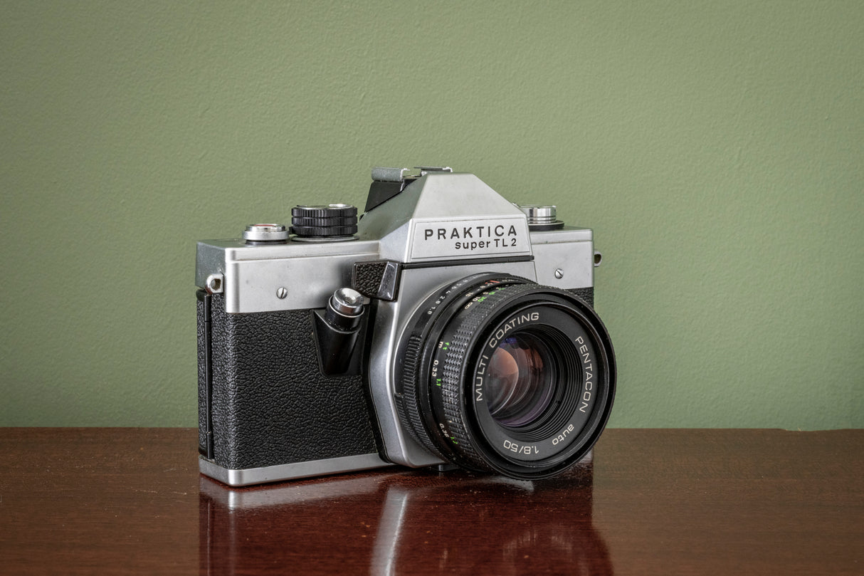 Gorgeous 1975 Praktica Super TL2 35mm Film Camera Kit with Pentacon 50mm F1.8 Lens
