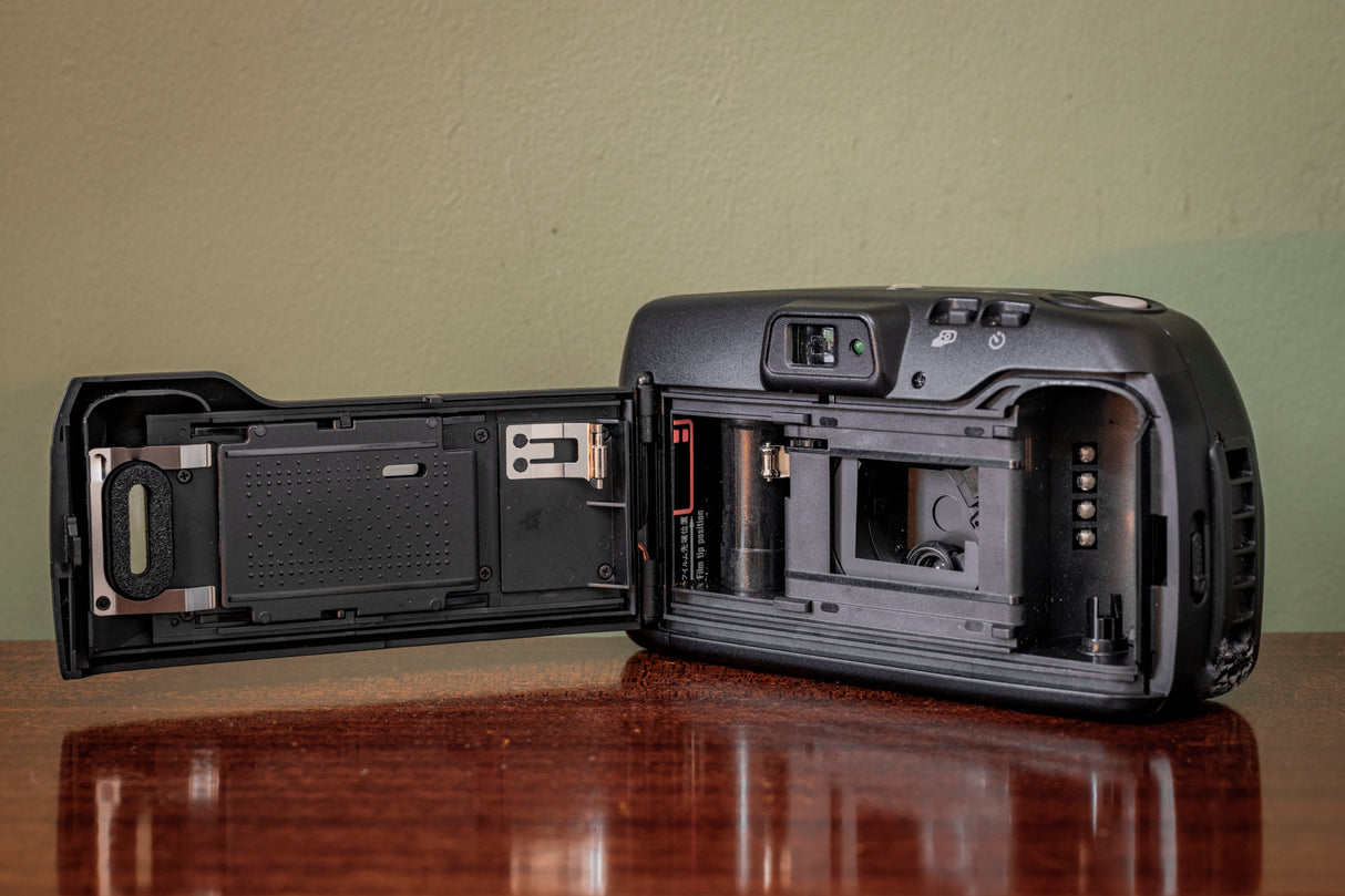 Canon Sure Shot Date 35mm Point and Shoot Film Camera