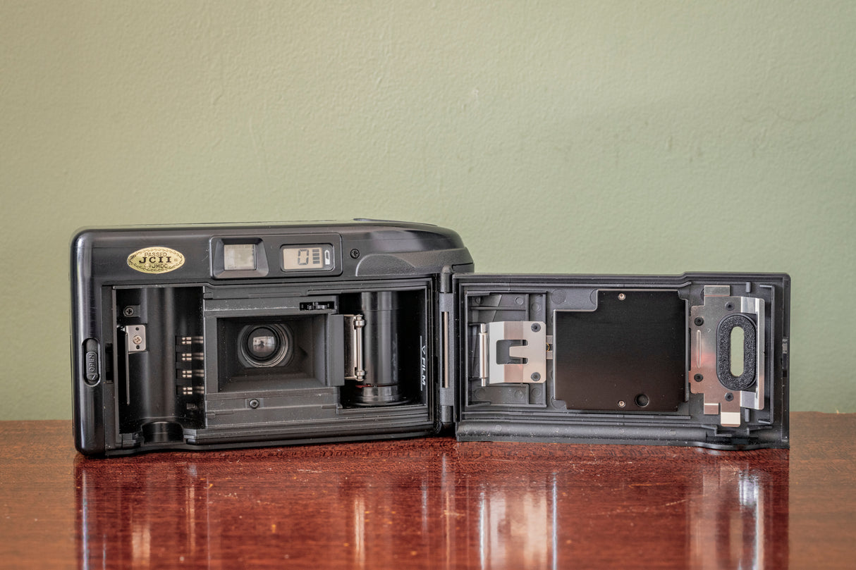 Boxed Canon Sureshot Supreme 35mm Point and Shoot Film Camera